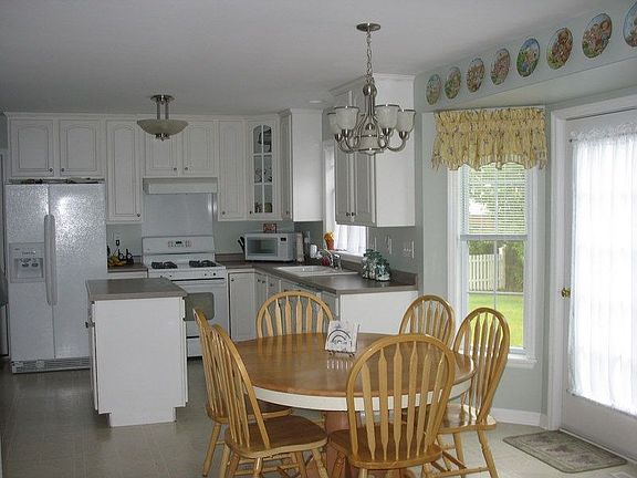 3rd image of 55 Aster Dr