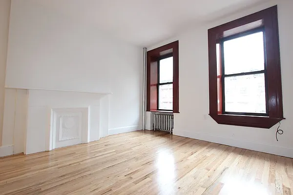 Rented by Dynamik Realty | media 26