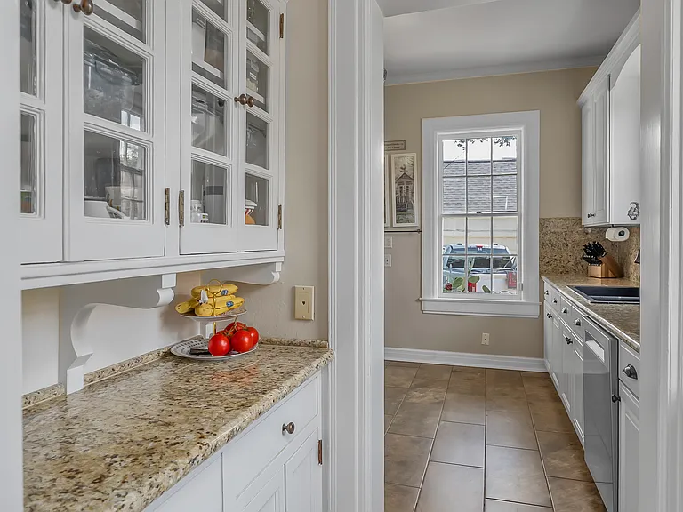 539 Atkins Ave — Photo 5