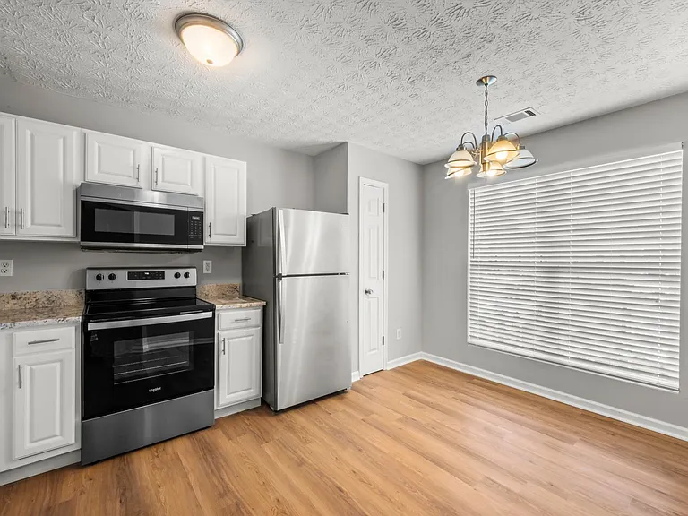 2754 Valley Green Dr — Photo 10