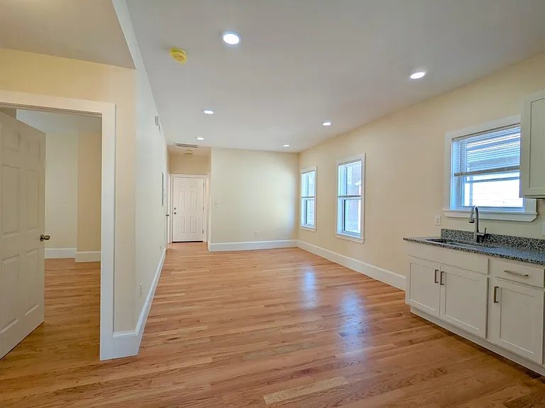 67 Merriam St #2 — Photo 3