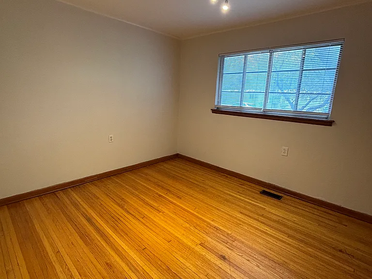 852 N Xenophon Ave — Photo 20