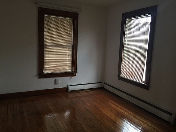 3rd image of 1627 Central Ave