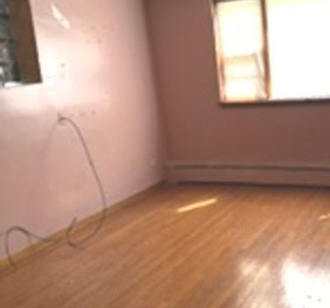 3rd image of 2100 Scoville Ave