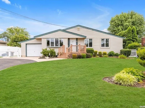 19 W 11th Street, Deer Park, NY 11729