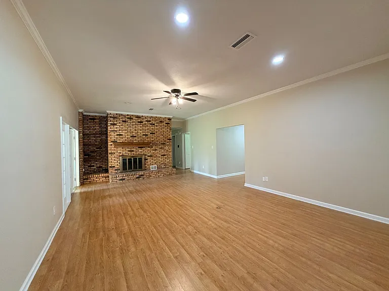 5047 Town North Dr — Photo 8