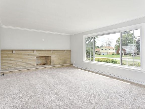 2nd image of 2116 Shetland Ln