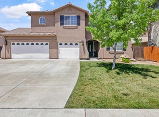 1946 W Hampton Dr, Hanford, CA 93230
