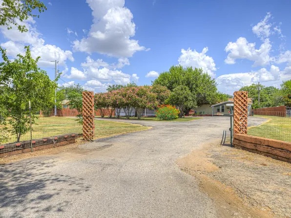 580 E Zipp Rd, New Braunfels, TX 78130