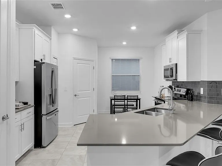 3087 Camden Way — Photo 2