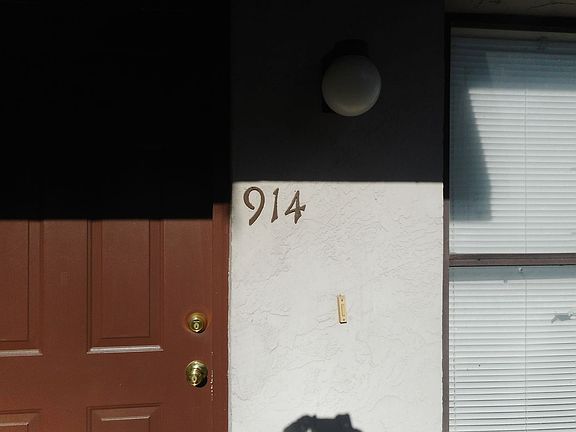3rd image of 914 NW 59th Ave