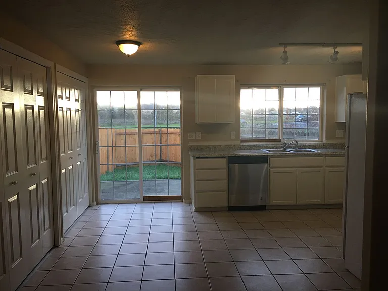 4486 Fergus Ave — Photo 3