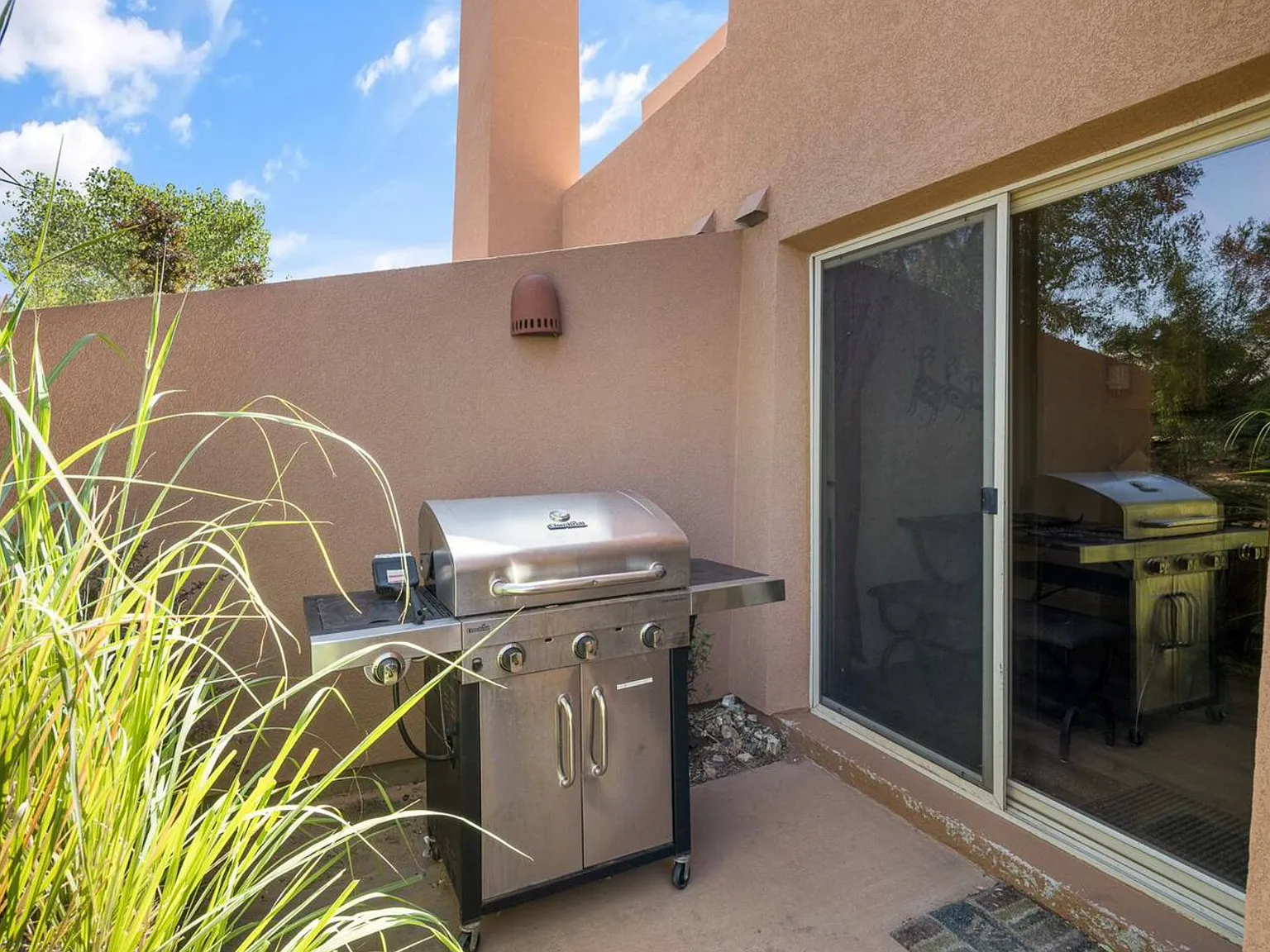 3287 E Fairway Loop — Photo 1