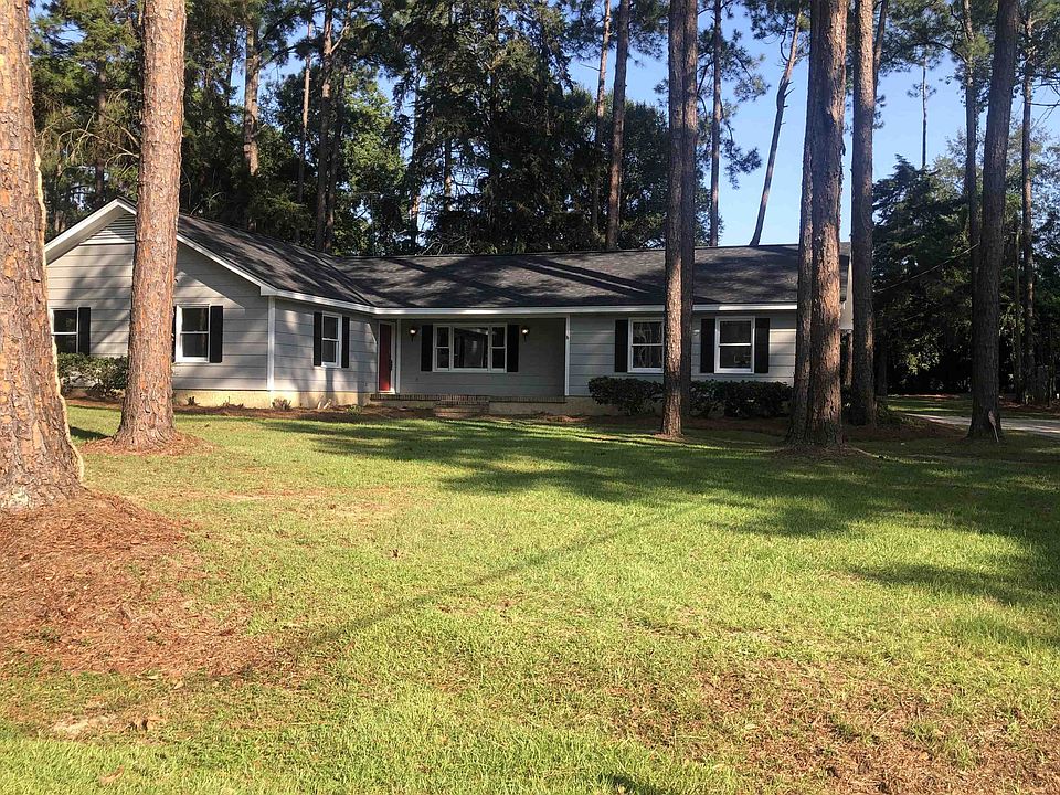 1st image of 215 E Village Dr