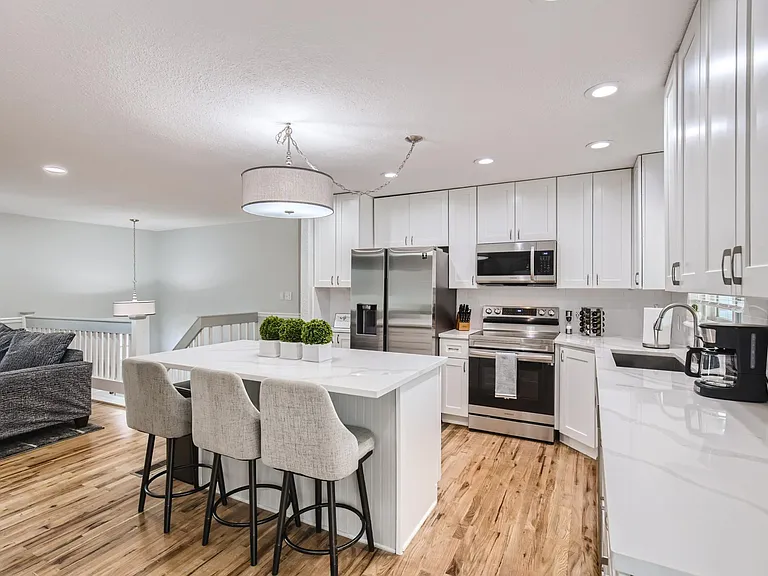 660 W 79th Pl — Photo 1