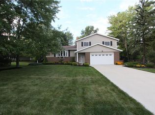 3490 Ridge Park Dr, Broadview Heights, OH