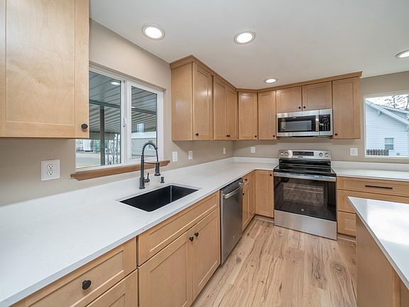 4th image of 8303 E Upriver Dr