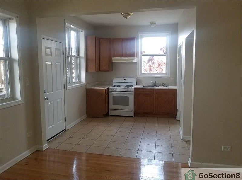 1st image of 6240 S Vernon Ave #1