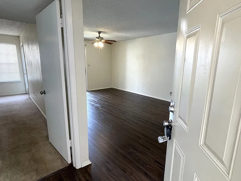 1972 Lake Atriums Cir #181 — Photo 2