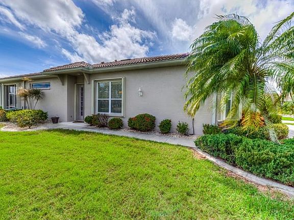 3rd image of 8377 Palmetto Ct