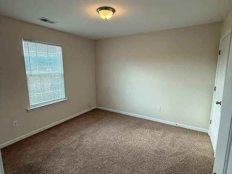 372 Harvester Loop — Photo 8
