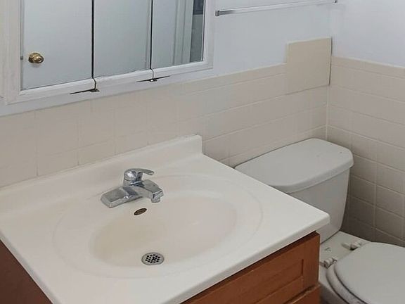 3rd image of 5741 W 35th St #9F