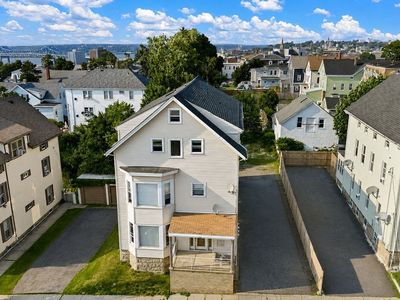 998 Middle St, Fall River, MA, 02721
