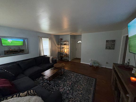 4th image of 4907 Young Ave