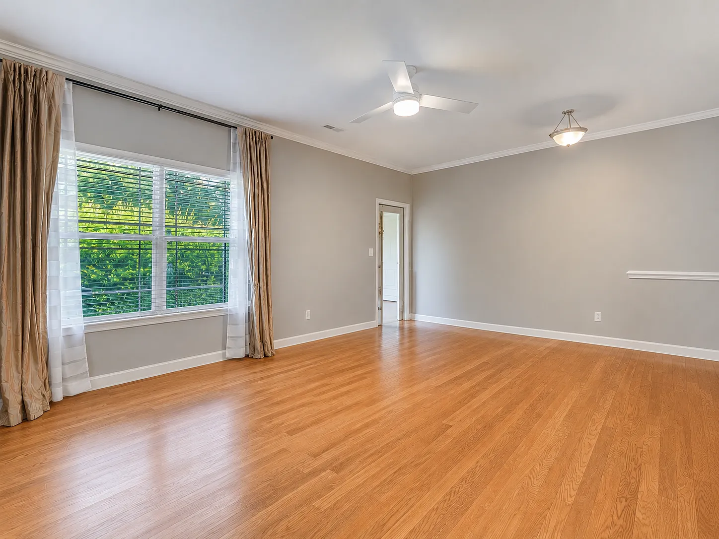 3 bed, 2.5 bath, 1475 sqft, $2,190 — Photo 3