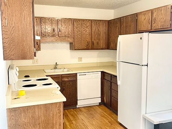 5th image of 1626 E 16th St #40