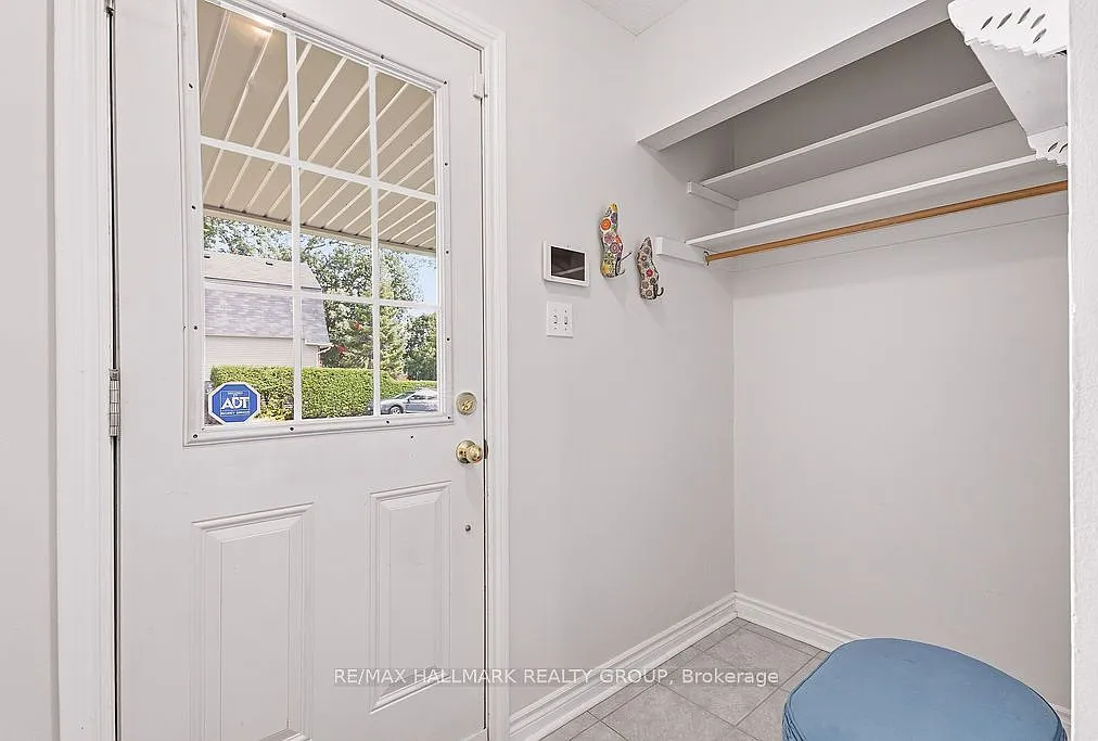 4 bed, $3,200 — Photo 3