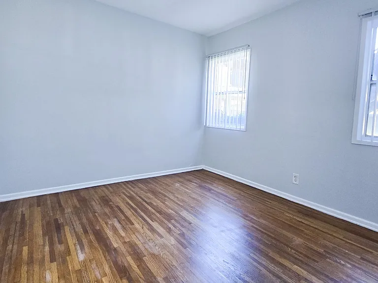 652 Veteran Ave — Photo 32