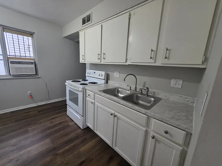 2398 Velma Ave — Photo 8