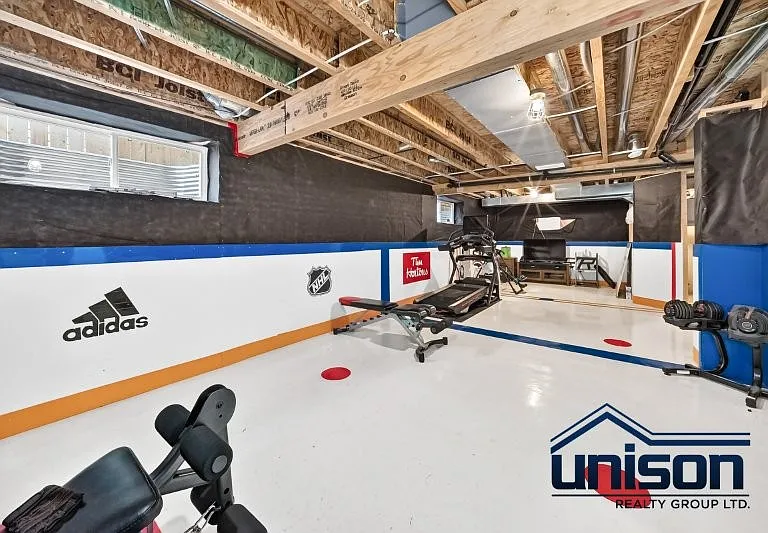 47 N Evanspark Rd NW — Photo 17