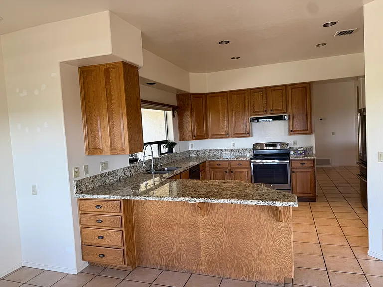 6141 N Paseo Zaldivar — Photo 8