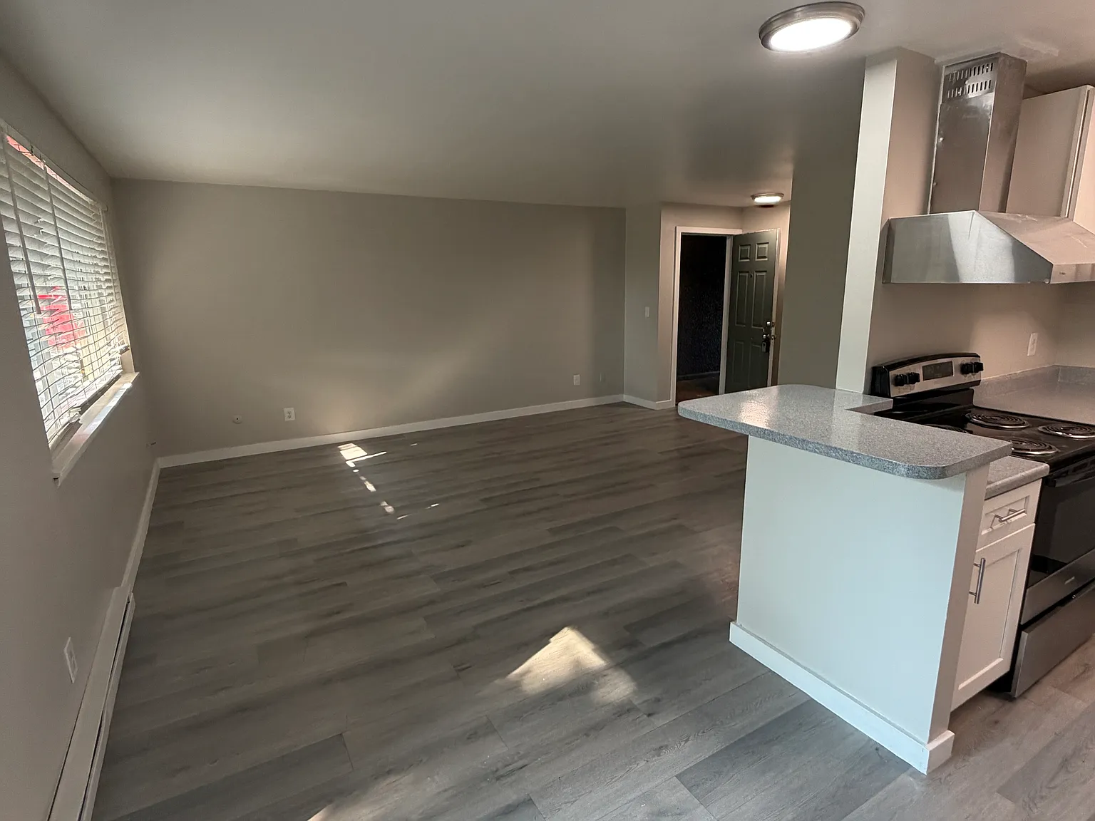 2 bed, 975 sqft, $1,795 — Photo 2