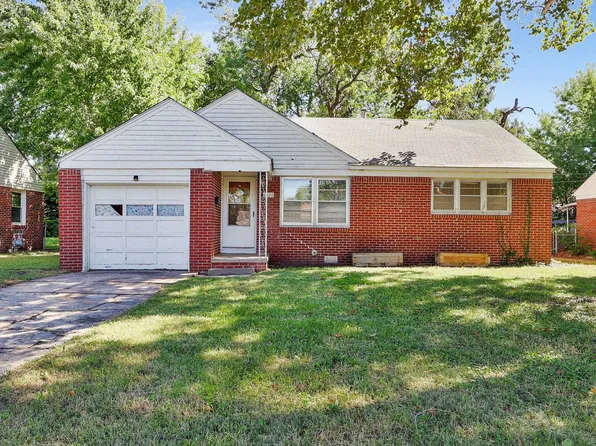 1526 N Terrace Dr, Wichita, KS 67208