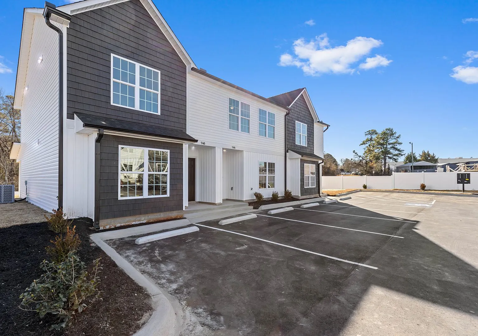 Military Special Expires 8/31 Small Luxury Community New Construction Townhouses Minuets From For... — Photo 1