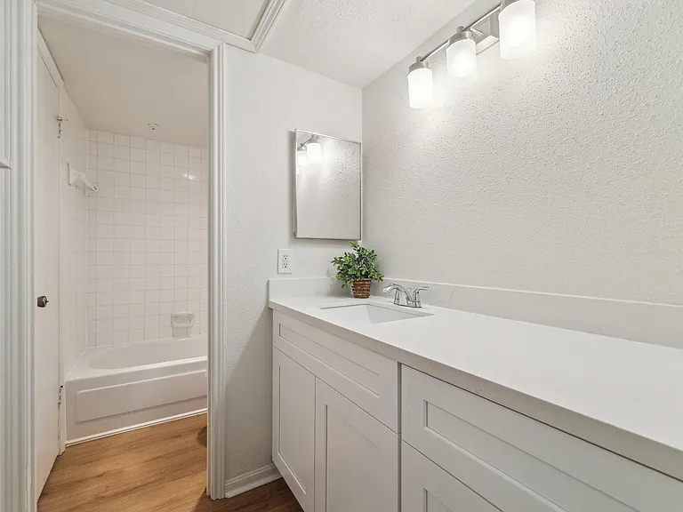 2100 Tanglewilde St #514 — Photo 10