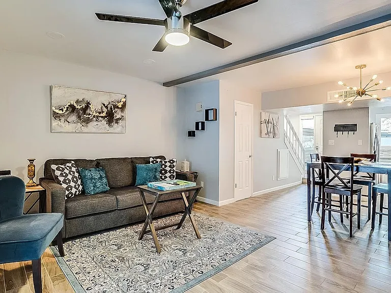 4024 N Parkway Ave — Photo 3