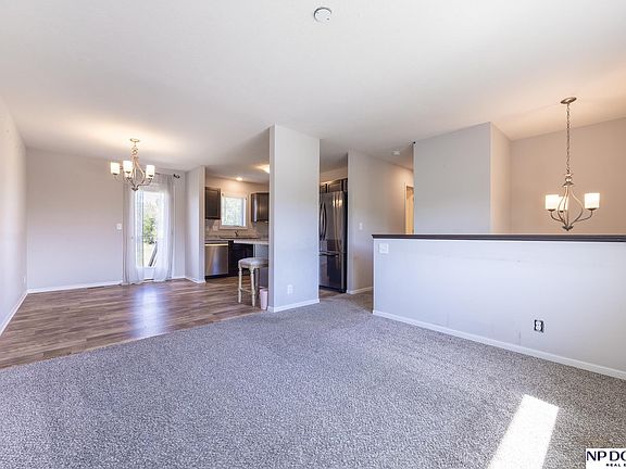 4th image of 848 Barker Ln