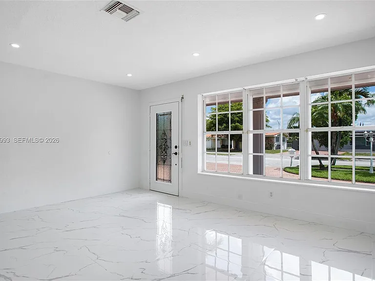 W 72nd Pl — Photo 28