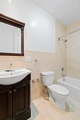 Rented by REAL New York | media 24