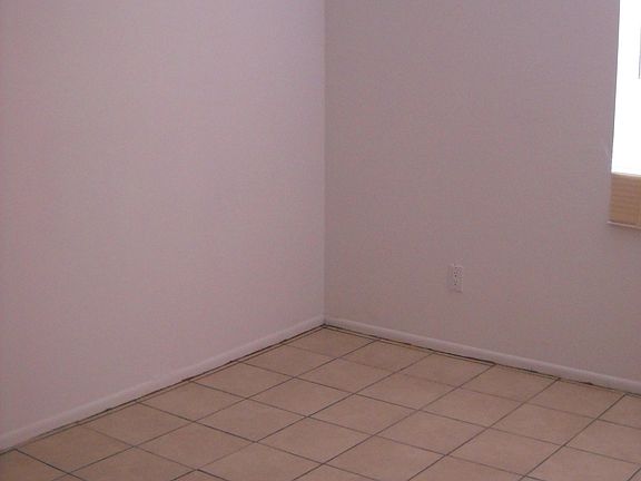 5th image of 1524 W Mercer Ln APT 1