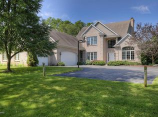 7458 Sunfish Lake Ct NE, Rockford, MI 49341