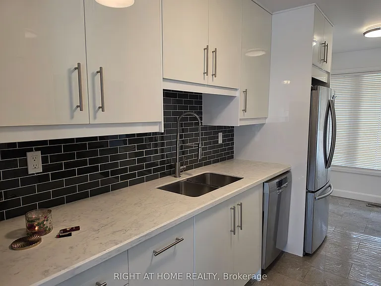 127 Dewitt Rd — Photo 9