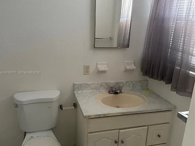 850 E Commercial Blvd #212B — Photo 4
