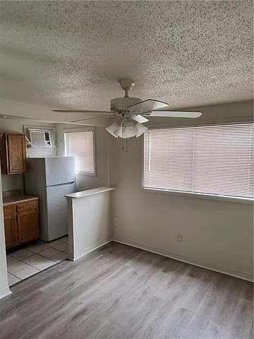 1 bed, 1.0 bath, 380 sqft, $950 — Photo 3