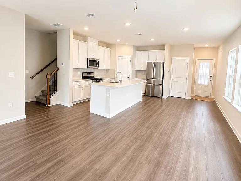 3924 Holland Grove Rd — Photo 6