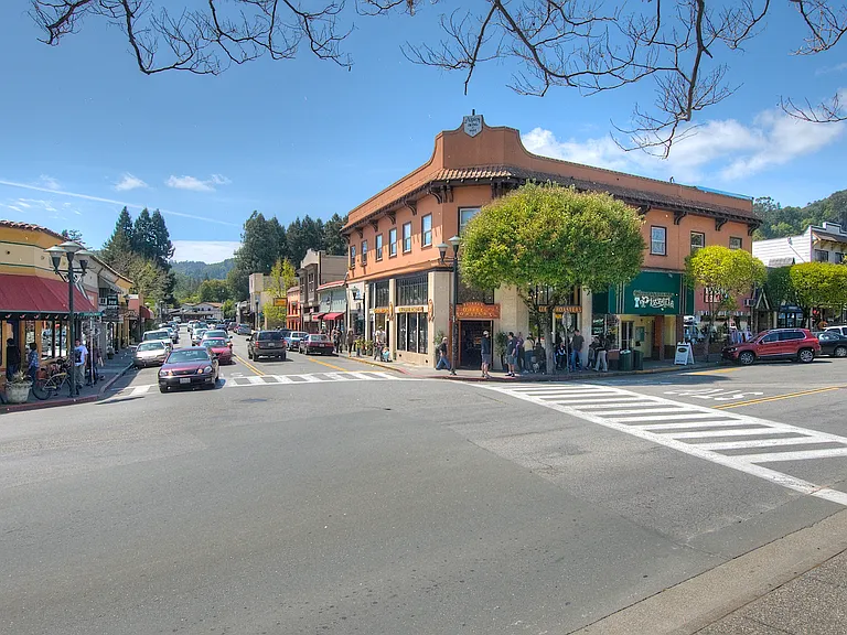 129 Broadway Blvd — Photo 32